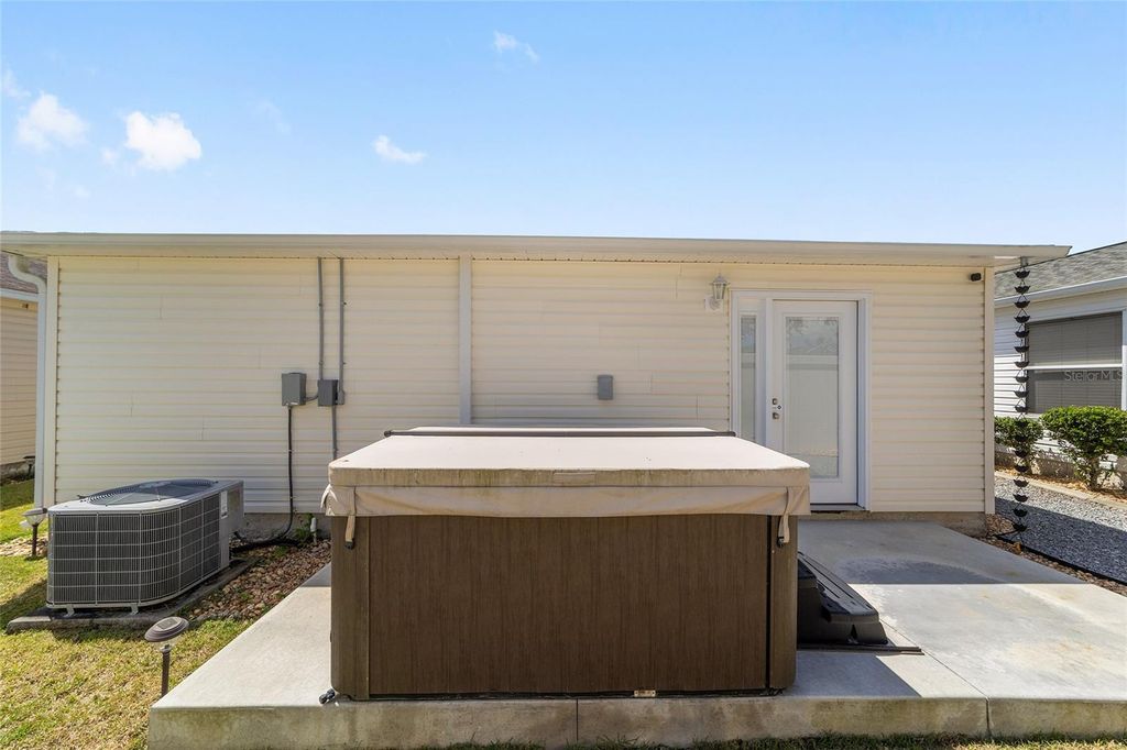 Image 29 of property listing at 2403 BATON PLACE, The Villages, FL 32162