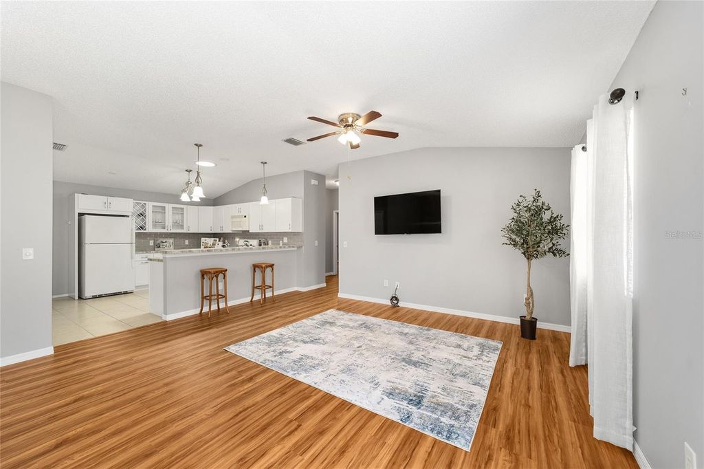 Image 5 of property listing at 2403 BATON PLACE, The Villages, FL 32162