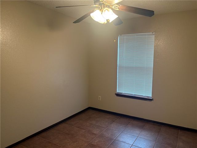 6013 Beardmore Dr, Corpus Christi, TX 78415