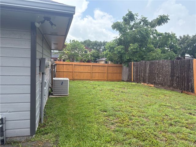 6013 Beardmore Dr, Corpus Christi, TX 78415