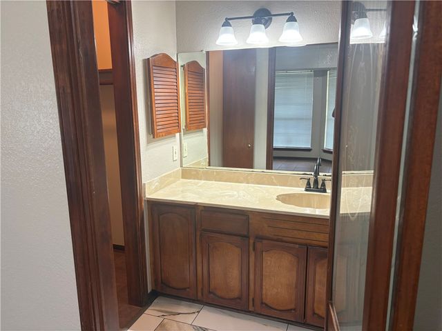 6013 Beardmore Dr, Corpus Christi, TX 78415