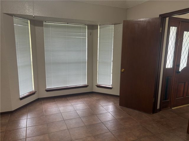 6013 Beardmore Dr, Corpus Christi, TX 78415