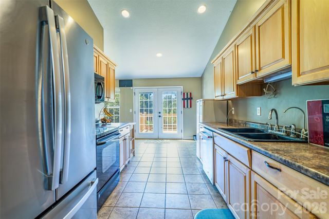 151 Willard Lane, Hendersonville, NC 28792