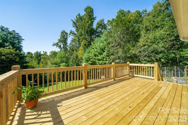 151 Willard Lane, Hendersonville, NC 28792