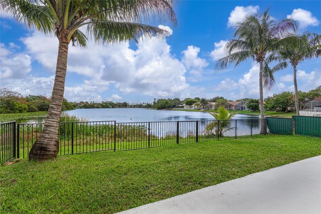 711 NW 182nd Way, Pembroke Pines, FL 33029