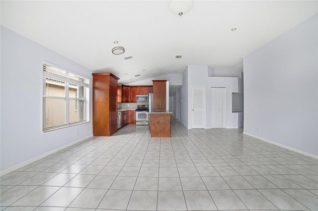 711 NW 182nd Way, Pembroke Pines, FL 33029