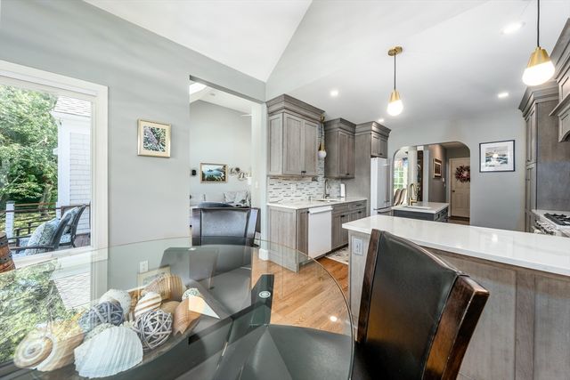 91 Acadia Dr, Barnstable, MA 02648