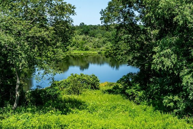 91 Acadia Dr, Barnstable, MA 02648