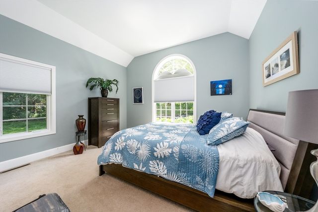 91 Acadia Dr, Barnstable, MA 02648