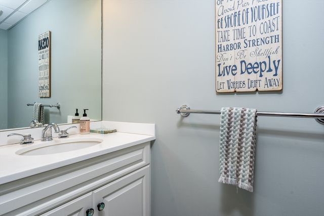 91 Acadia Dr, Barnstable, MA 02648