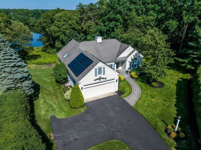 91 Acadia Dr, Barnstable, MA 02648