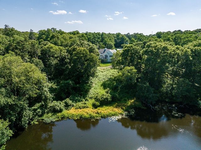 91 Acadia Dr, Barnstable, MA 02648