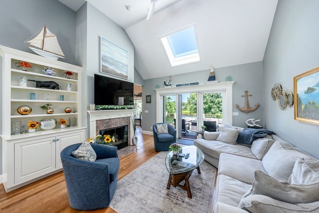 91 Acadia Dr, Barnstable, MA 02648