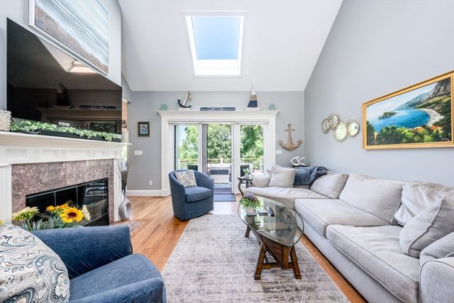 91 Acadia Dr, Barnstable, MA 02648