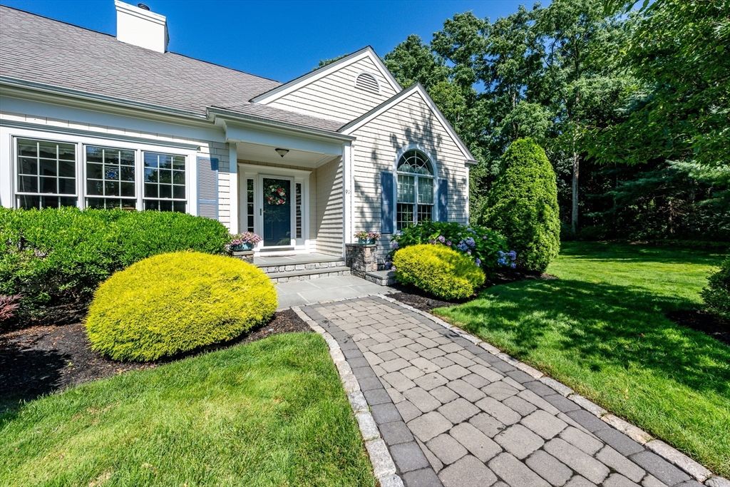 91 Acadia Dr, Barnstable, MA 02648