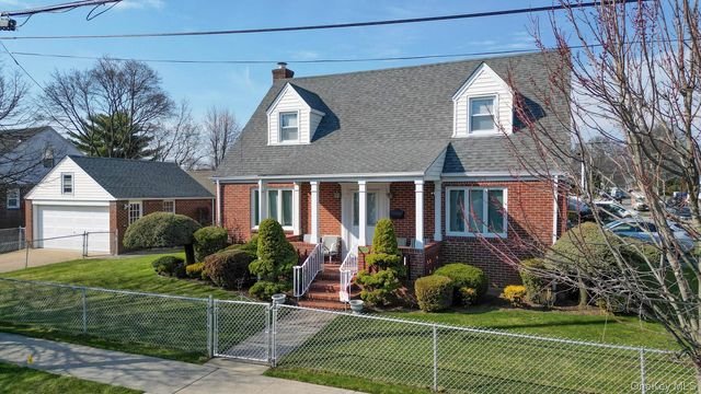 1102 Phoebe Street, Franklin Square, NY 11010