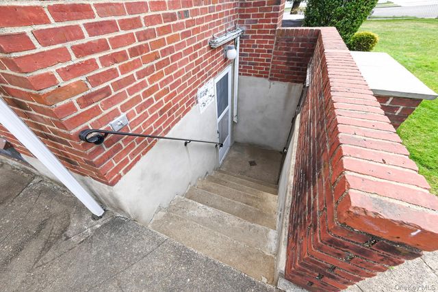 1102 Phoebe Street, Franklin Square, NY 11010