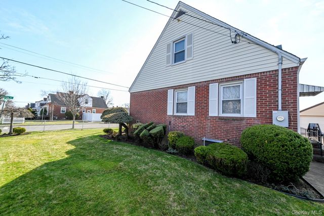 1102 Phoebe Street, Franklin Square, NY 11010