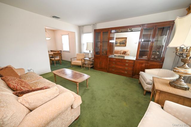 1102 Phoebe Street, Franklin Square, NY 11010