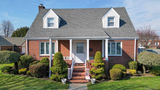 1102 Phoebe Street, Franklin Square, NY 11010