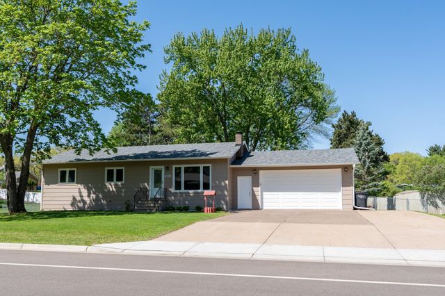 2855 Ivy Street S, Cambridge, MN 55008
