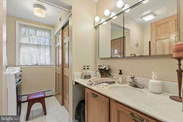 1240 STUMP RD, North Wales, PA 19454