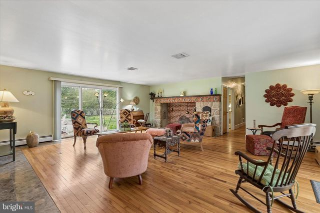 1240 STUMP RD, North Wales, PA 19454