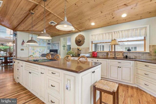 1240 STUMP RD, North Wales, PA 19454