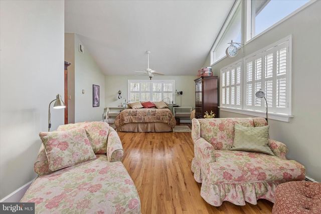 1240 STUMP RD, North Wales, PA 19454