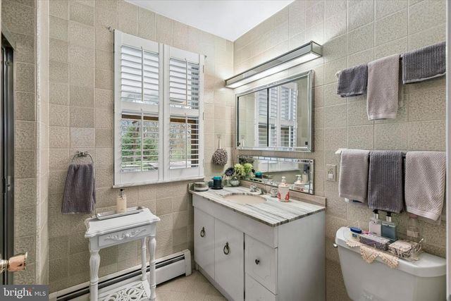 1240 STUMP RD, North Wales, PA 19454