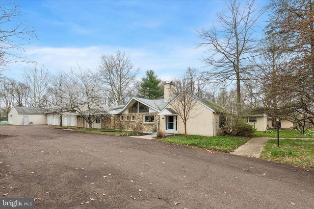 1240 STUMP RD, North Wales, PA 19454