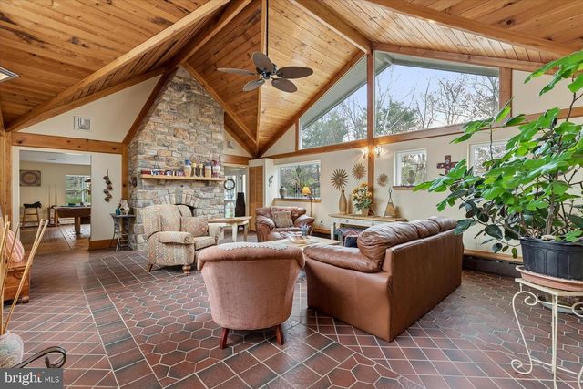 1240 STUMP RD, North Wales, PA 19454