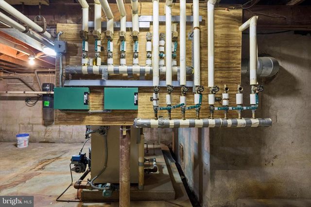 1240 STUMP RD, North Wales, PA 19454