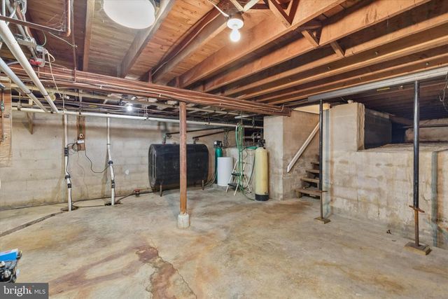 1240 STUMP RD, North Wales, PA 19454