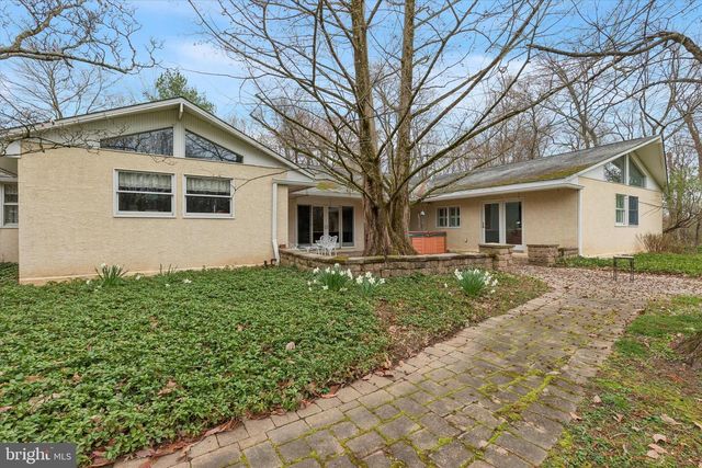 1240 STUMP RD, North Wales, PA 19454