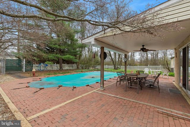 1240 STUMP RD, North Wales, PA 19454