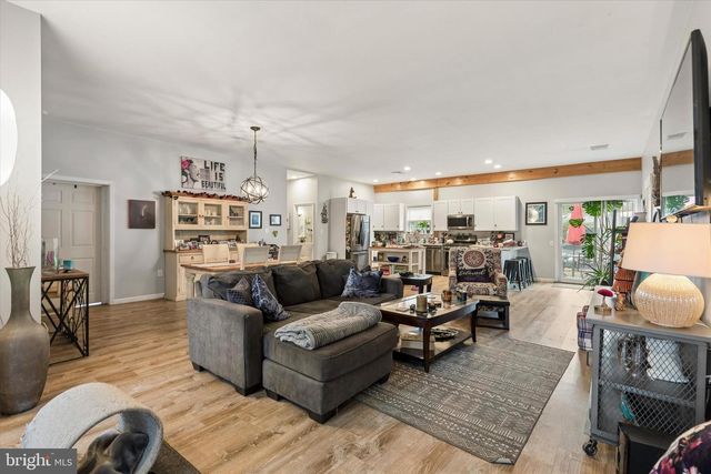 1240 STUMP RD, North Wales, PA 19454