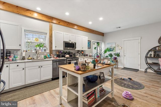 1240 STUMP RD, North Wales, PA 19454