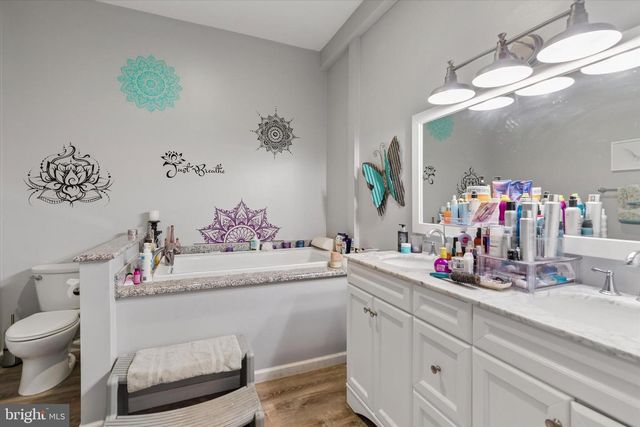 1240 STUMP RD, North Wales, PA 19454