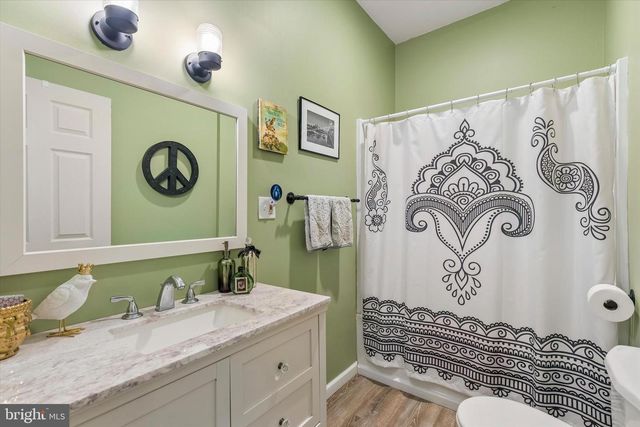 1240 STUMP RD, North Wales, PA 19454