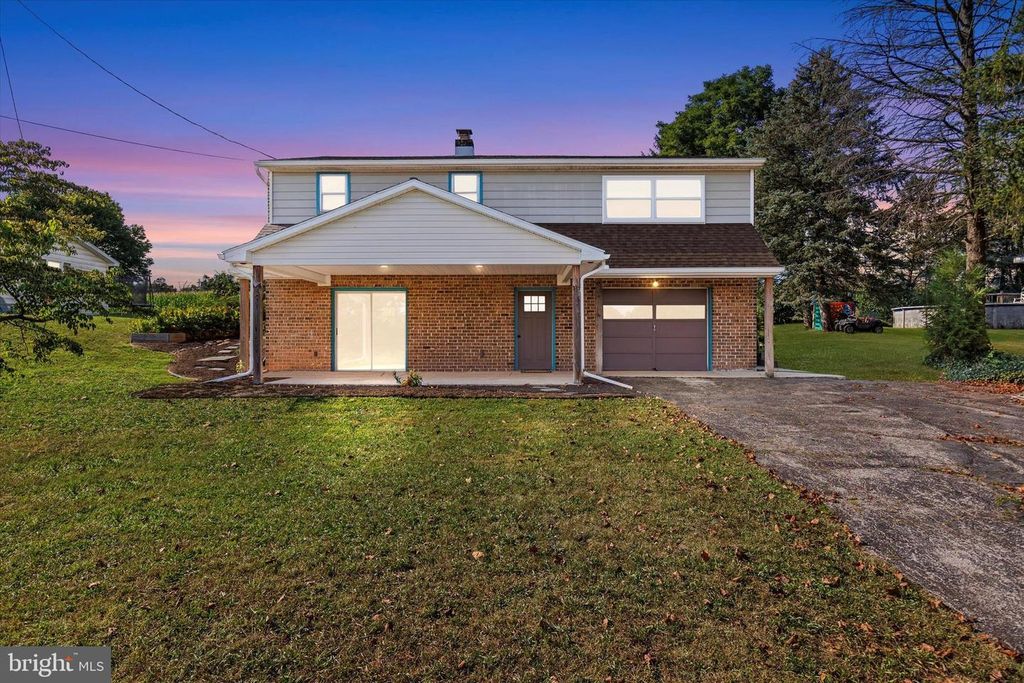 3581 EMIG SCHOOL RD, Dover, PA 17315