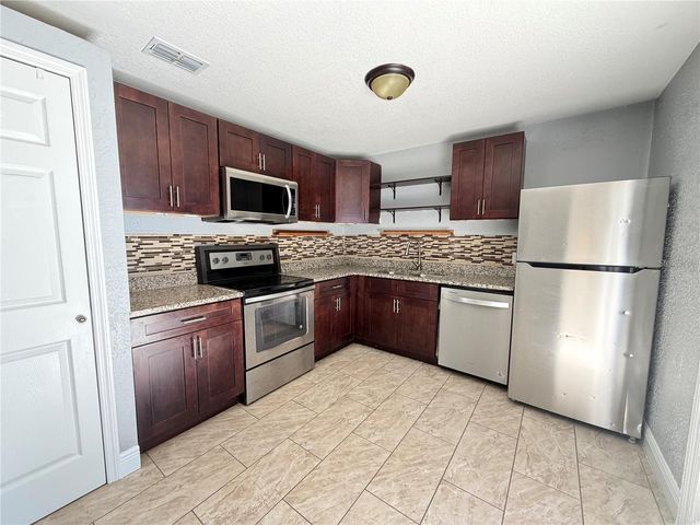 922 MARTIN LUTHER KING BOULEVARD NE, Winter Haven, FL 33881