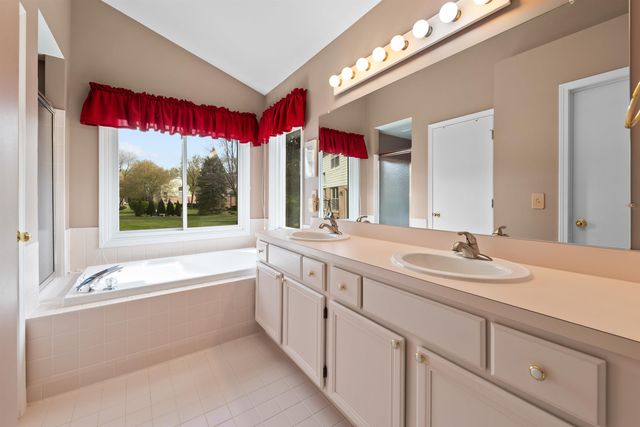43540 Inglenook Court, Sterling Heights, MI 48314