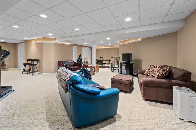 43540 Inglenook Court, Sterling Heights, MI 48314