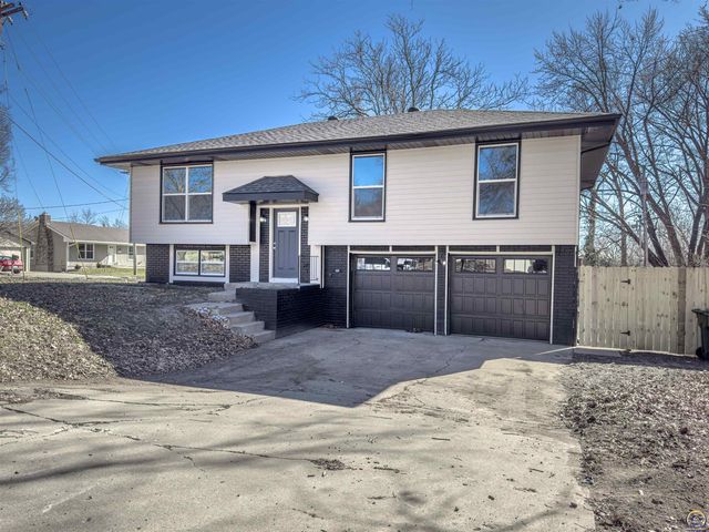 1701 Evergreen, Leavenworth, KS 66048