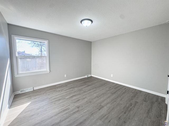 1701 Evergreen, Leavenworth, KS 66048