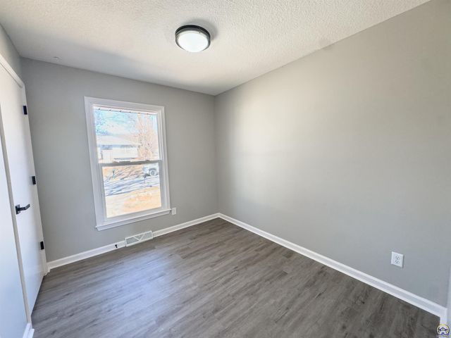 1701 Evergreen, Leavenworth, KS 66048