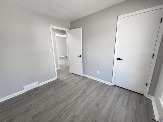 1701 Evergreen, Leavenworth, KS 66048