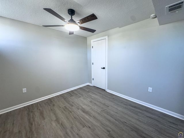 1701 Evergreen, Leavenworth, KS 66048