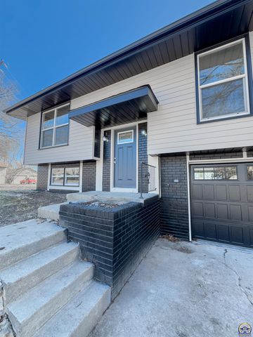 1701 Evergreen, Leavenworth, KS 66048